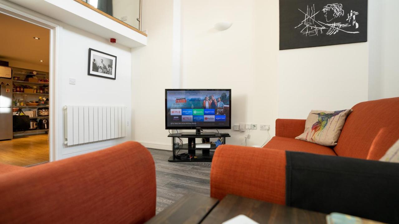 Stunning Mezzanine Apartment Near City Centre Cardiff Buitenkant foto