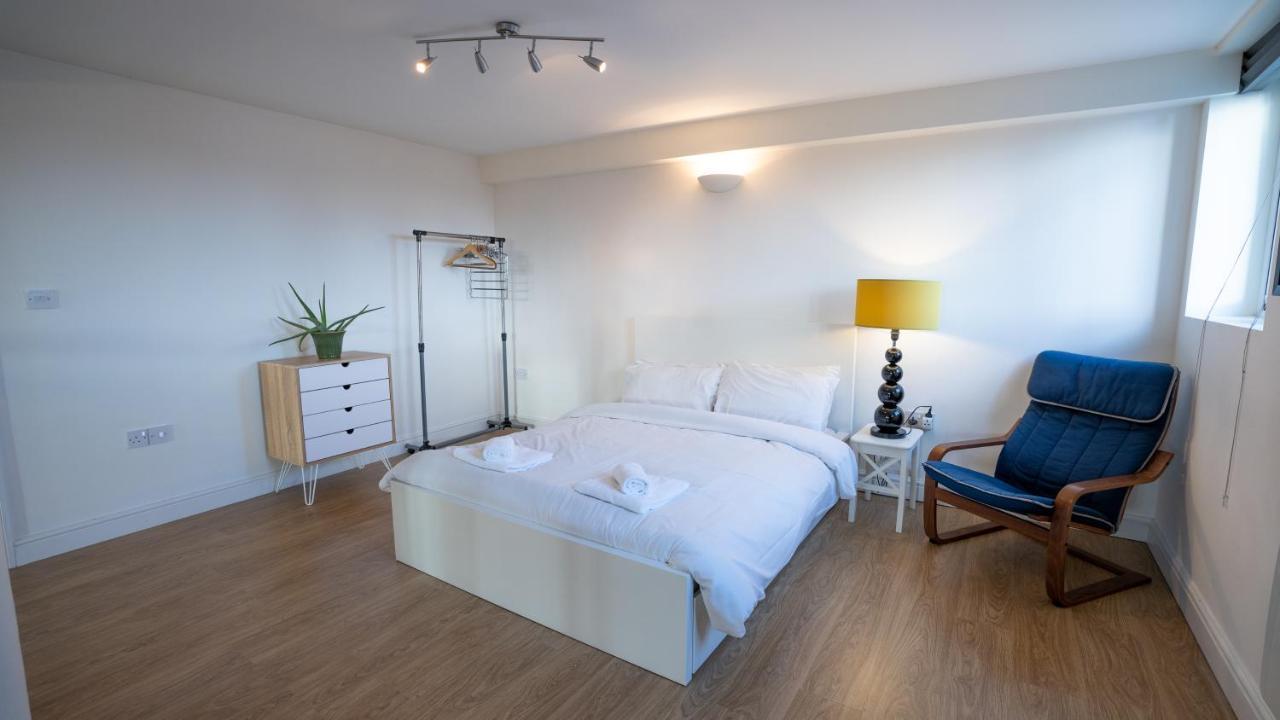 Stunning Mezzanine Apartment Near City Centre Cardiff Buitenkant foto