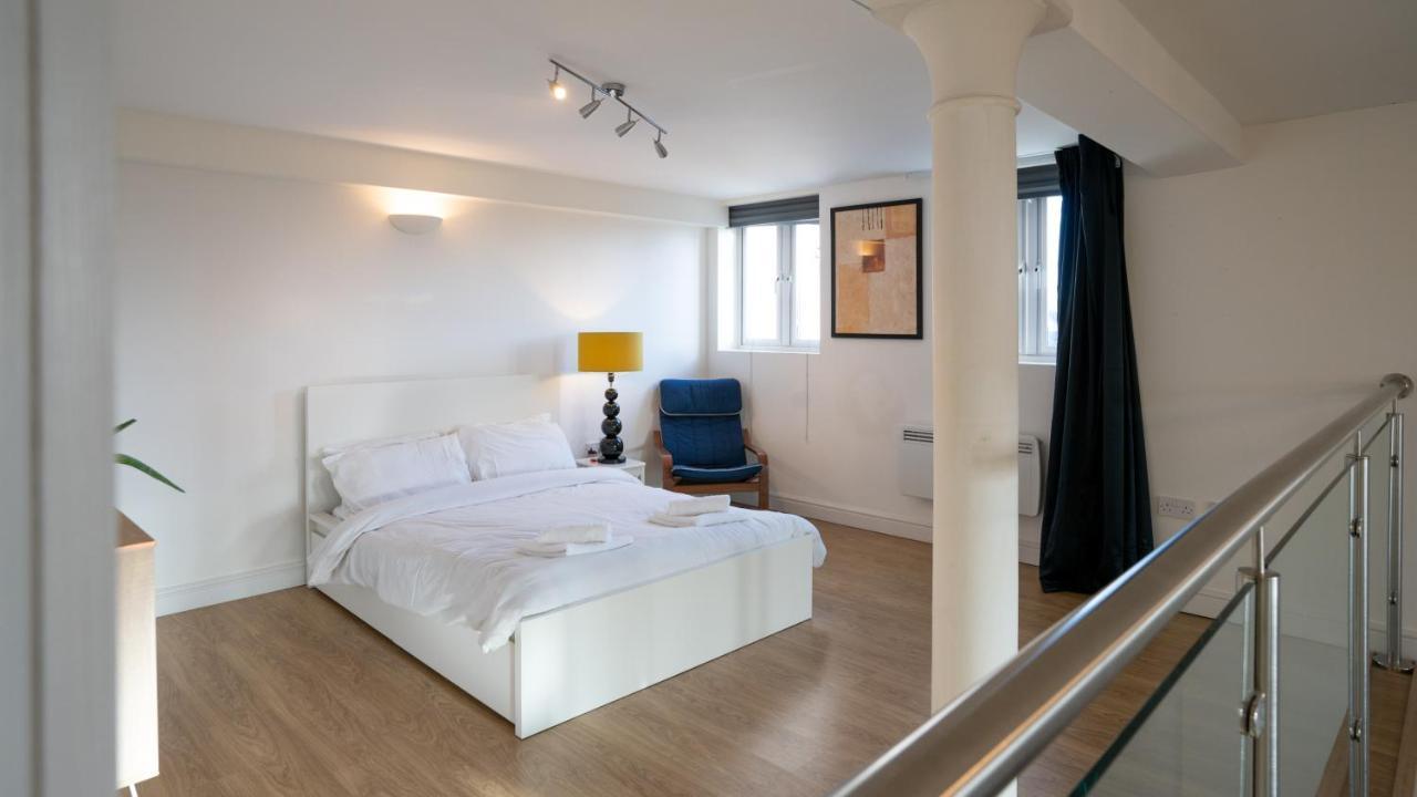 Stunning Mezzanine Apartment Near City Centre Cardiff Buitenkant foto