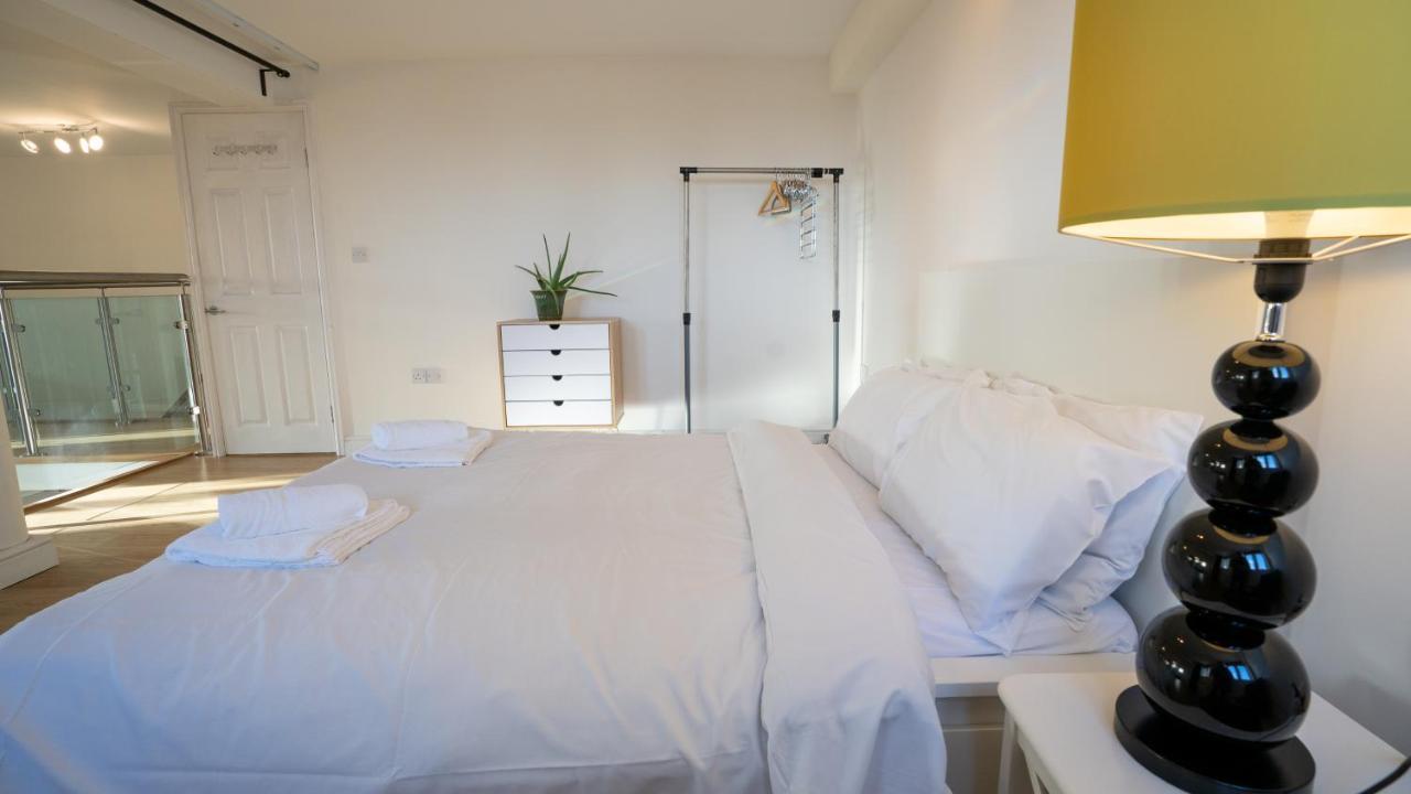 Stunning Mezzanine Apartment Near City Centre Cardiff Buitenkant foto