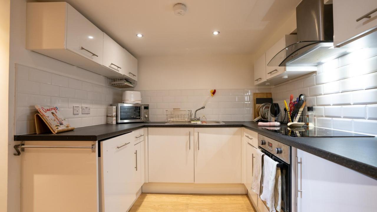 Stunning Mezzanine Apartment Near City Centre Cardiff Buitenkant foto